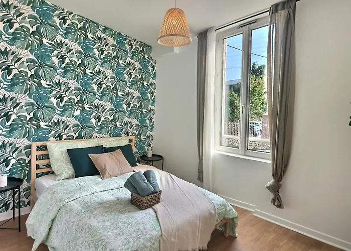 F2 La Pause Ebroicienne Proximite Gare