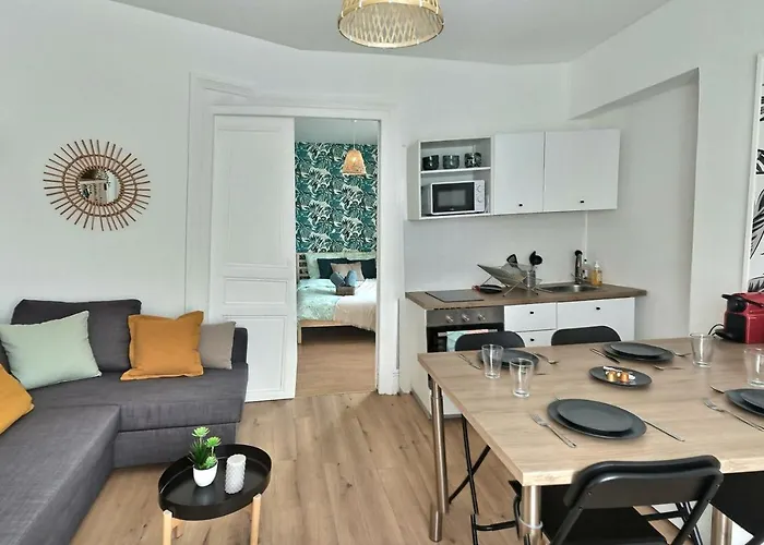 F2 La Pause Ebroicienne Proximite Gare *